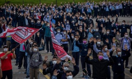 Trabalhadores aprovam layoff na GM de São José dos Campos