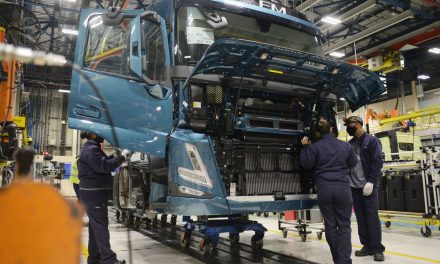Produção de caminhões reage com crescimento de 38,5% em maio