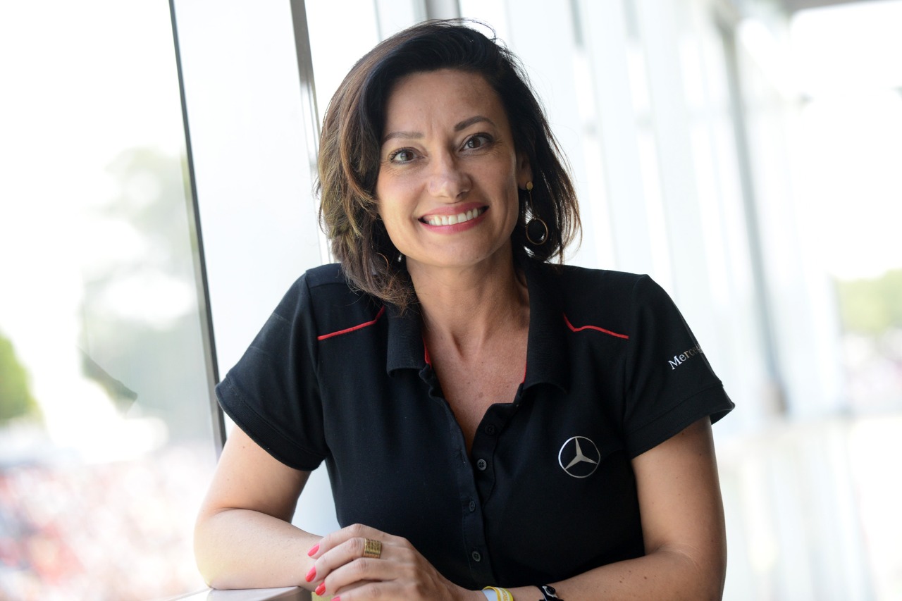 Mercedes-Benz Alessandra Souza