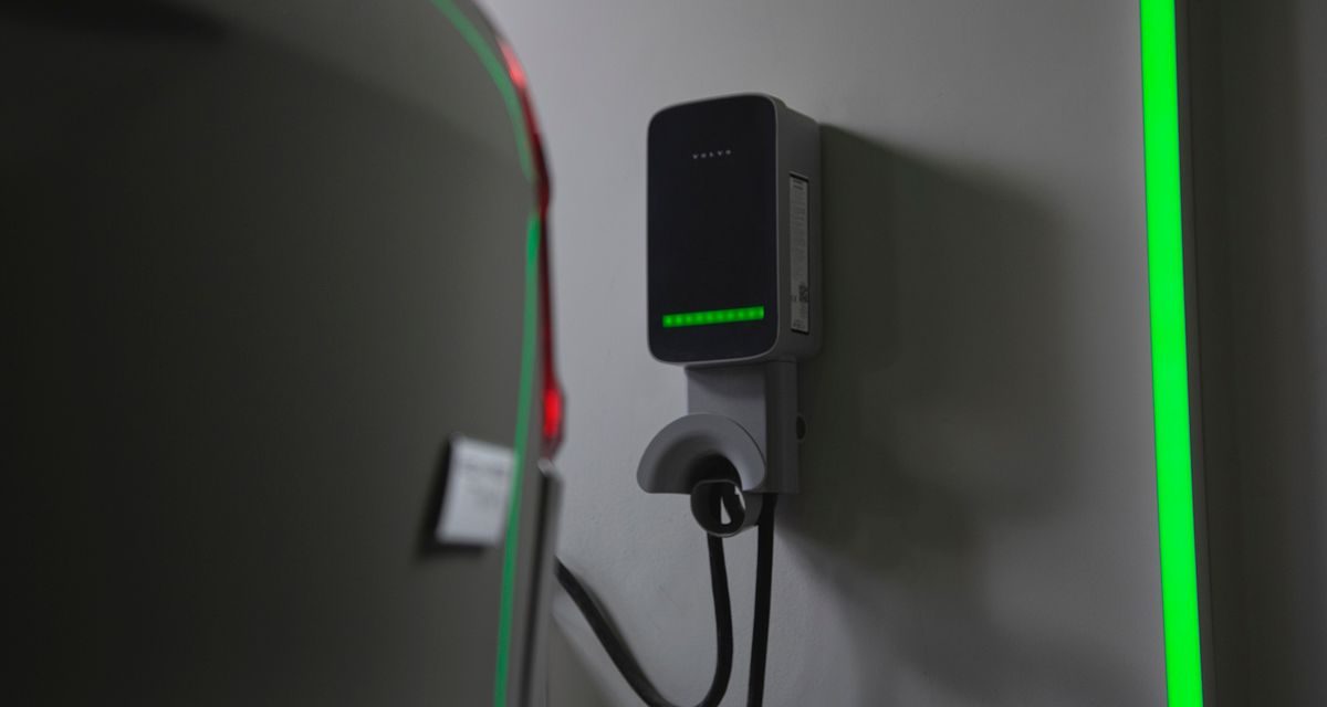 Volvo acelera infraestrutura de recarga para veículos eletrificados no Brasil