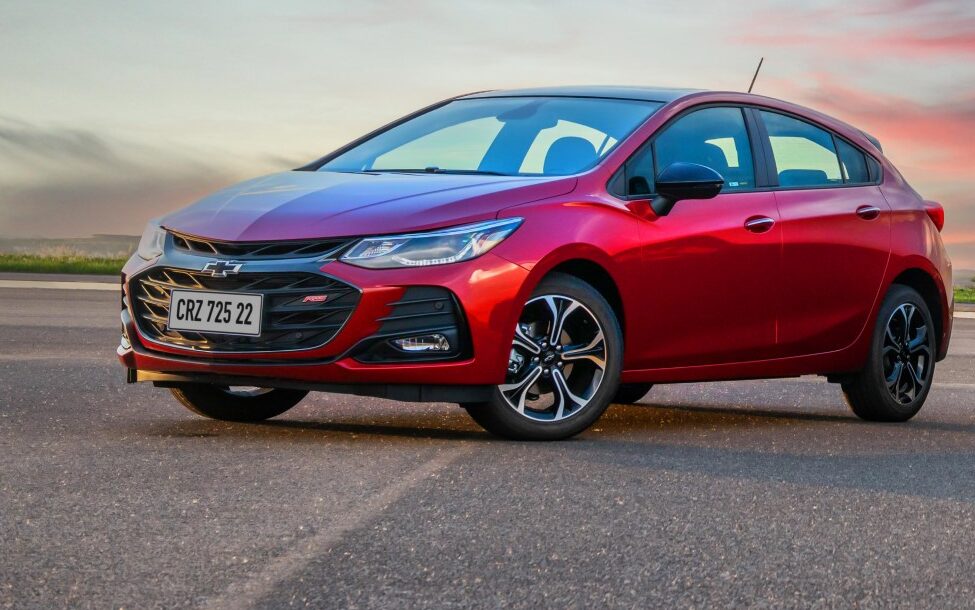 Chevrolet Cruze ganha versões RS e Midnight