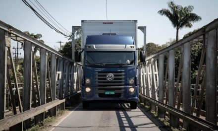 VWCO aumenta oferta de caminhões conectados