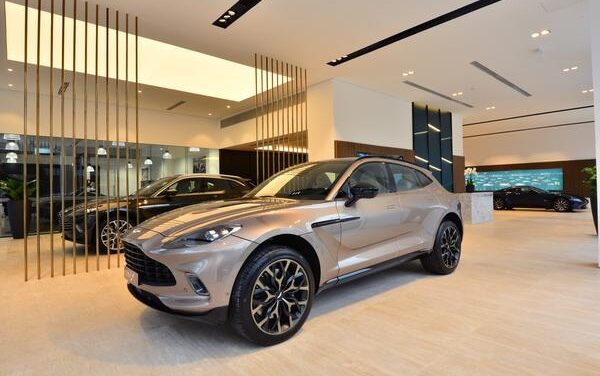 Aston Martin inaugura concessionária em São Paulo
