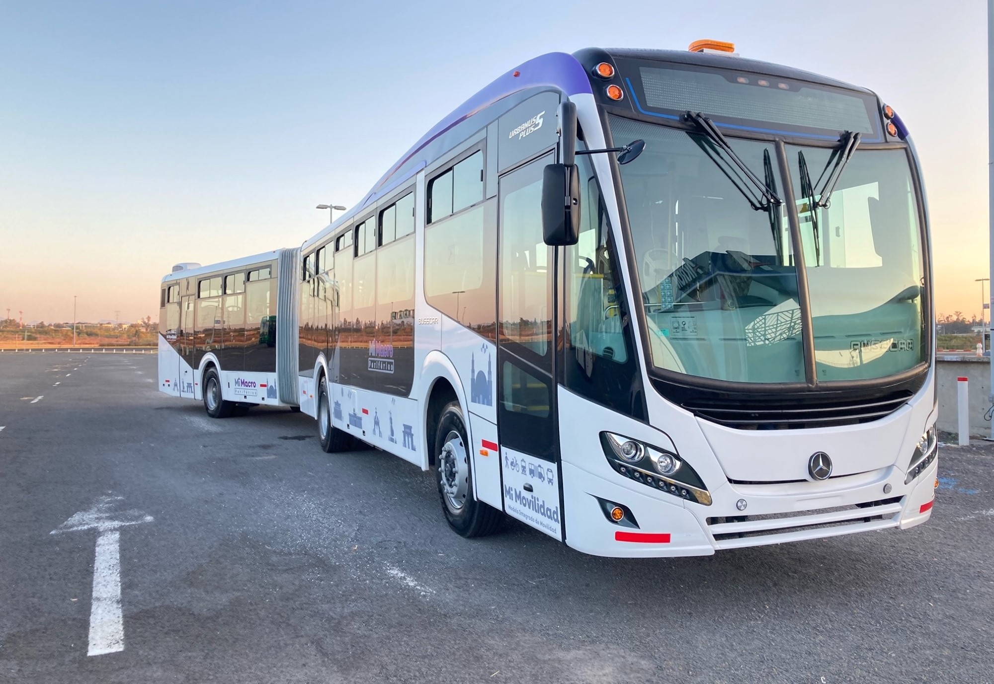 BRT do México recebe 37 ônibus da Mercedes-Benz do Brasil