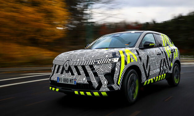 Renault divulga testes finais com Renault Austral