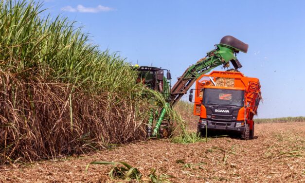 Scania amplia oferta com caminhão autônomo para transbordo de cana