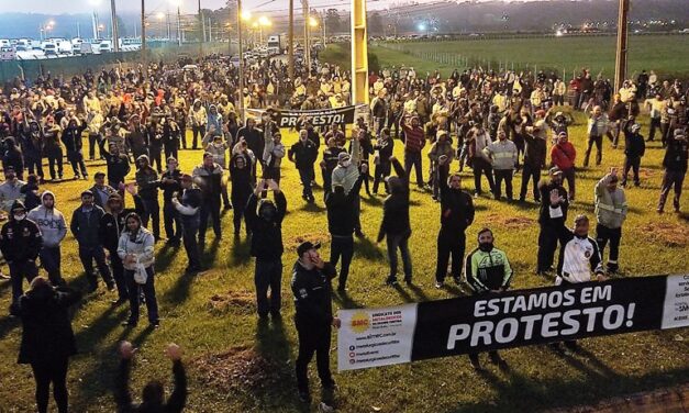 Metalúrgicos da Renault no Paraná entram em greve por PLR