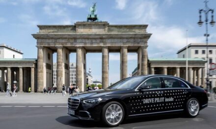 Mercedes-Benz lança sistema autônomo nível 3 como opcional