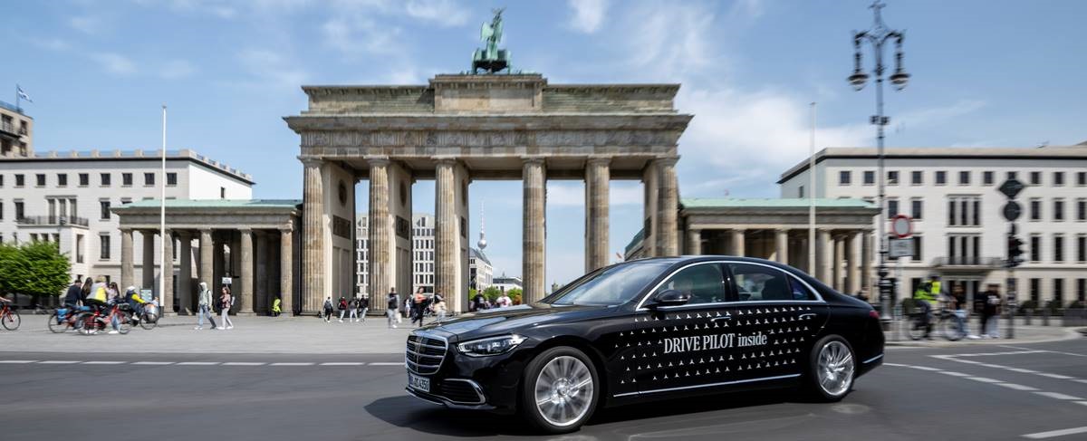 Mercedes-Benz lança sistema autônomo nível 3 como opcional