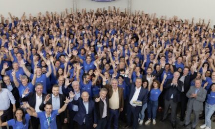 Ford reforça centro de engenharia com 500 novos profissionais