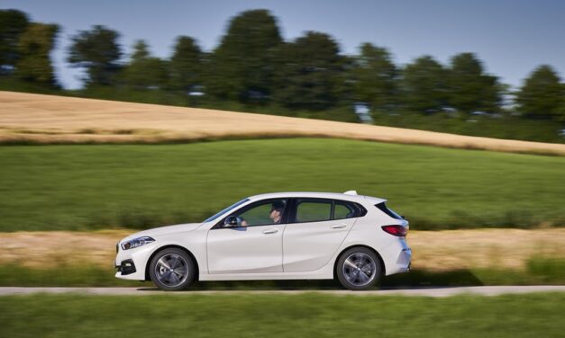 BMW inicia a venda da nova versão M Sport do 118i