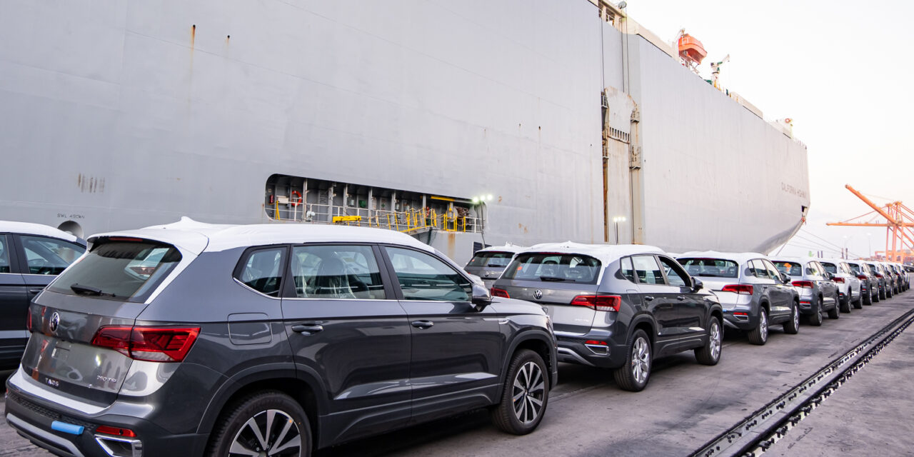 Volkswagen retoma distribuição de veículos por Suape