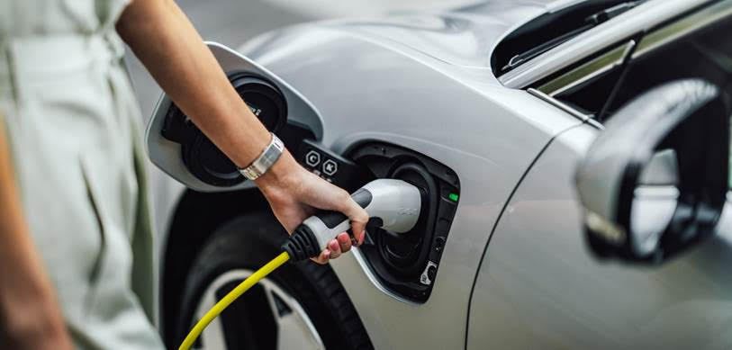 Electric world fleet should reach 100 million vehicles by 2026