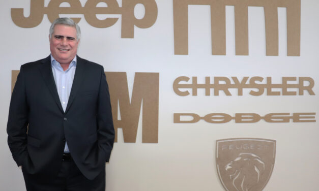 Carlos Zarlenga, ex-GM, assume operações da Stellantis no México