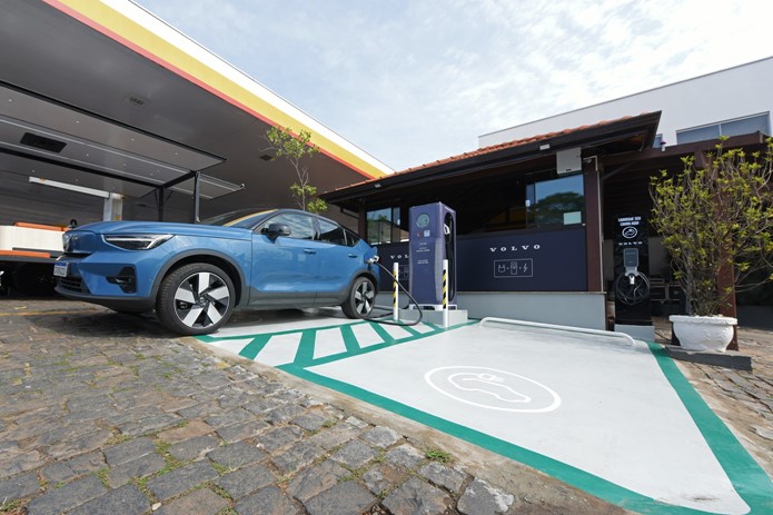 Volvo Car inaugura eletroposto na Via Anhanguera