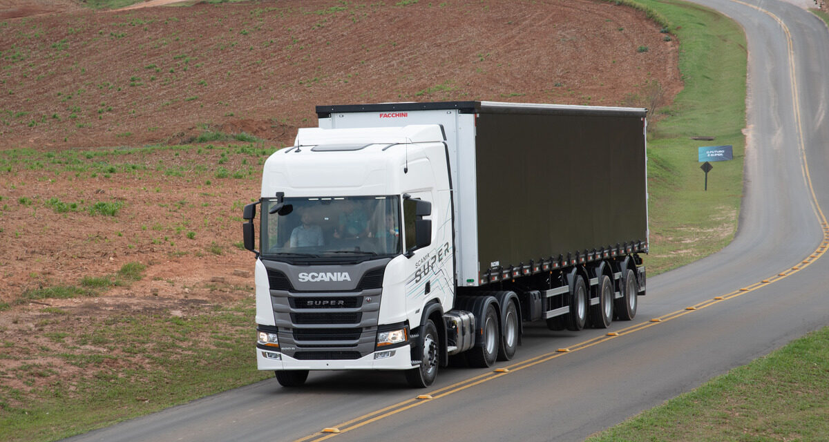 Scania abre empresa para aluguel de caminhões
