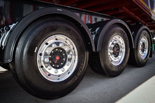 Em dois anos, alta de 275% na venda de pneus de carga importados