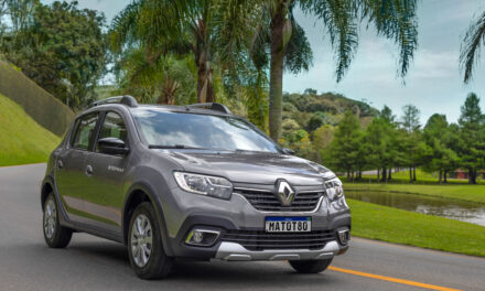 Renault expands Stepway lineup with the 1.0 Zen