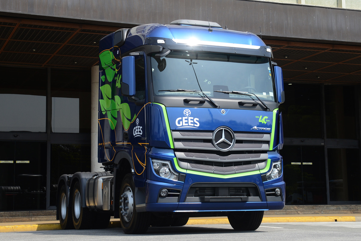 Mercedes-Benz Actros 2651 - GEES 40 anos