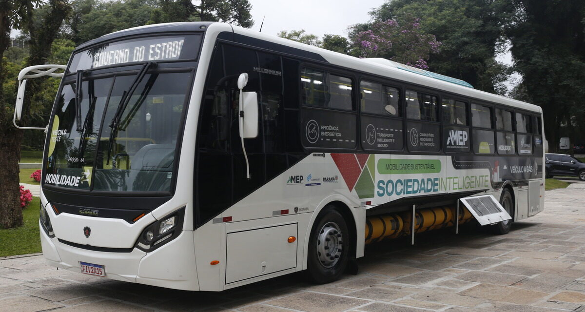 Scania begins testing gas bus in Curitiba