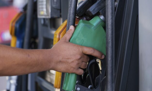 Só 21% dos motoristas abastecem com etanol