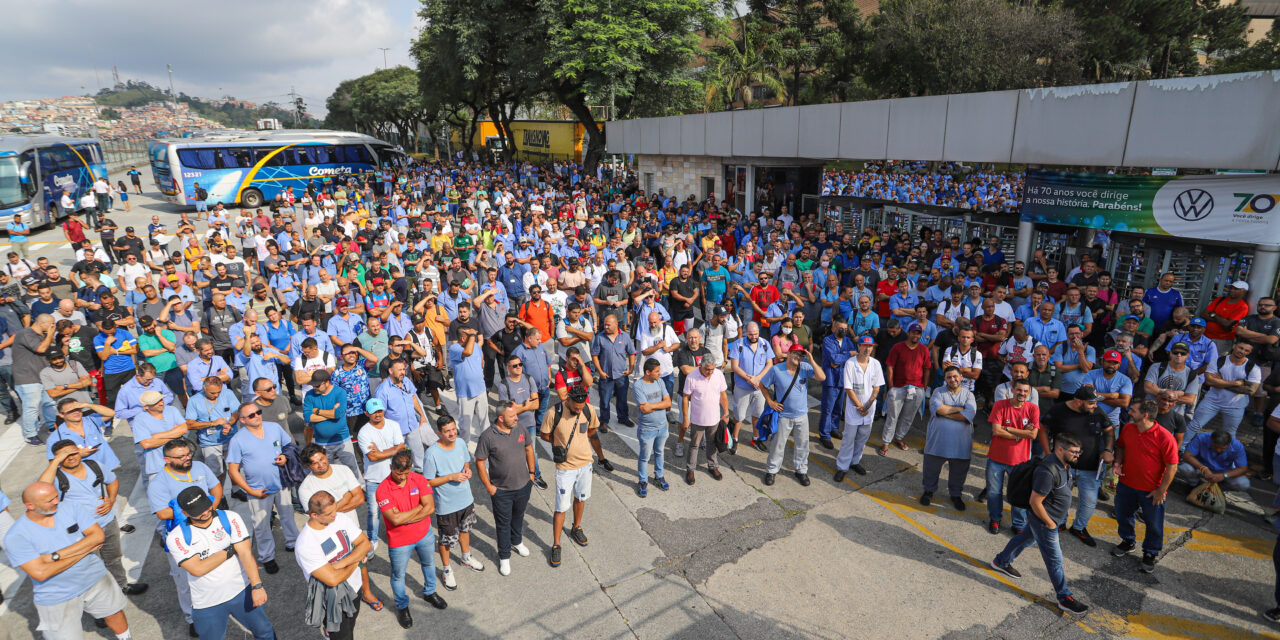 Volkswagen contratará 100 trabalhadores temporários