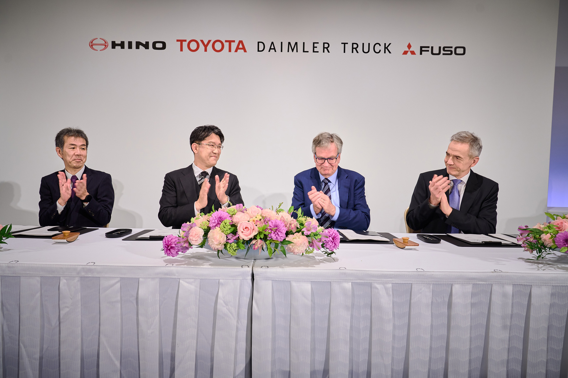 Daimler Trucks, Toyota, Hino, Fuso