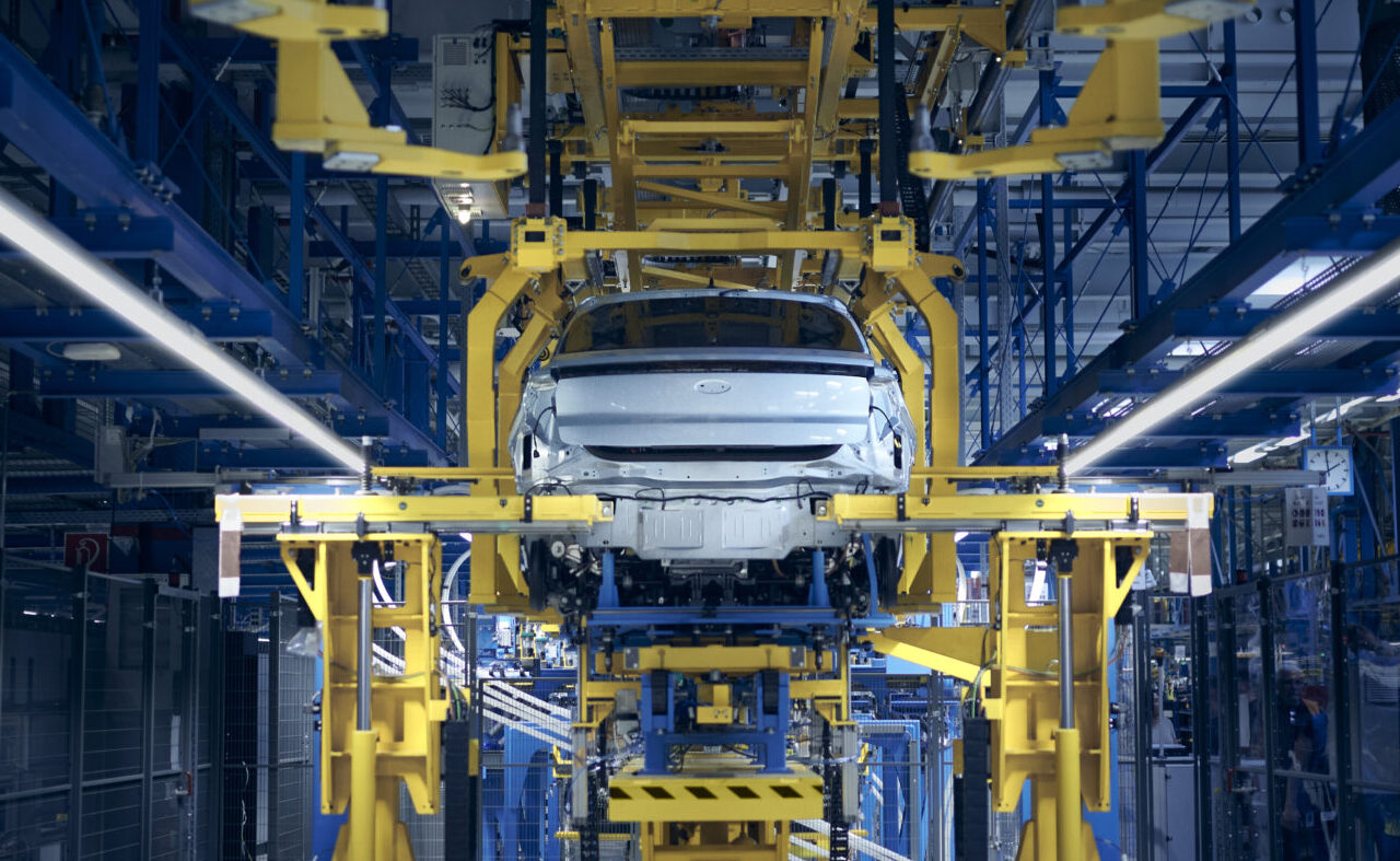 Ford inaugura fábrica de US$ 2 bilhões para produção de elétricos na  Alemanha