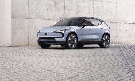 Menor SUV da Volvo, EX30 chegará no primeiro semestre de 2024