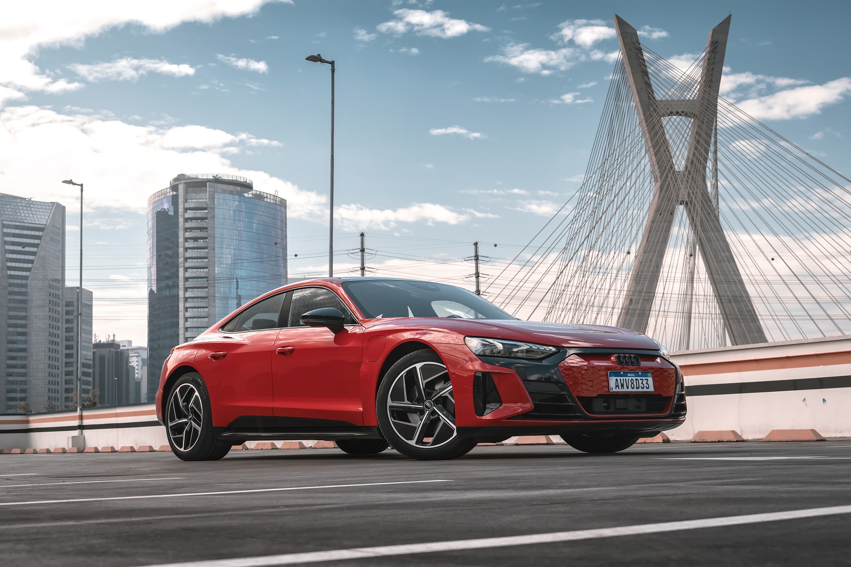 Em Interlagos, Audi promove testes com e-tron GT