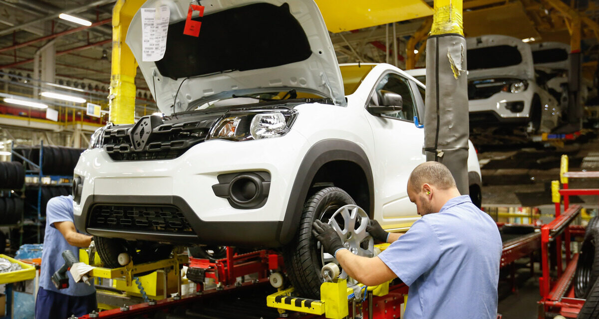 Renault aplica layoff na fábrica de São José dos Pinhais