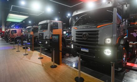 VWCO estreia versão de caminhão Constellation 8×4 na Concrete Show
