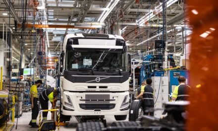 Volvo começa a produzir caminhões elétricos em Ghent