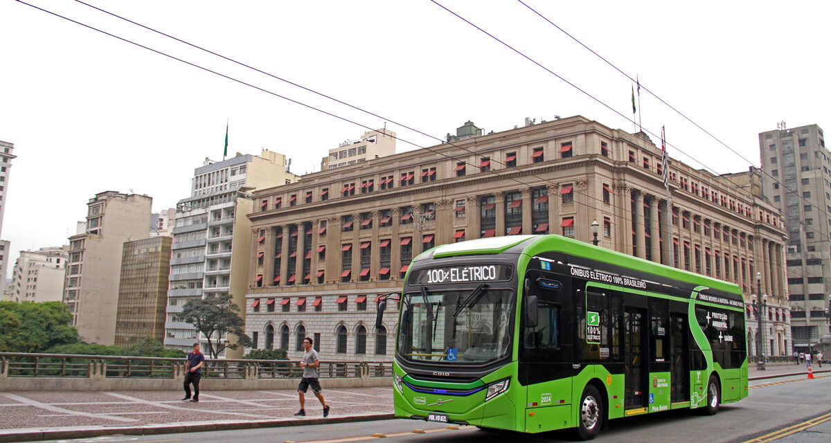 Ônibus elétrico Volvo BZL inicia teste em São Paulo