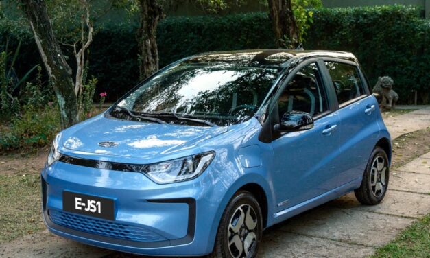Motorista da Uber tem vantagens para comprar o elétrico JAC E-JS1