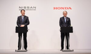 Makoto Uchida, e do CEO da Honda, Toshihiro Mibe.