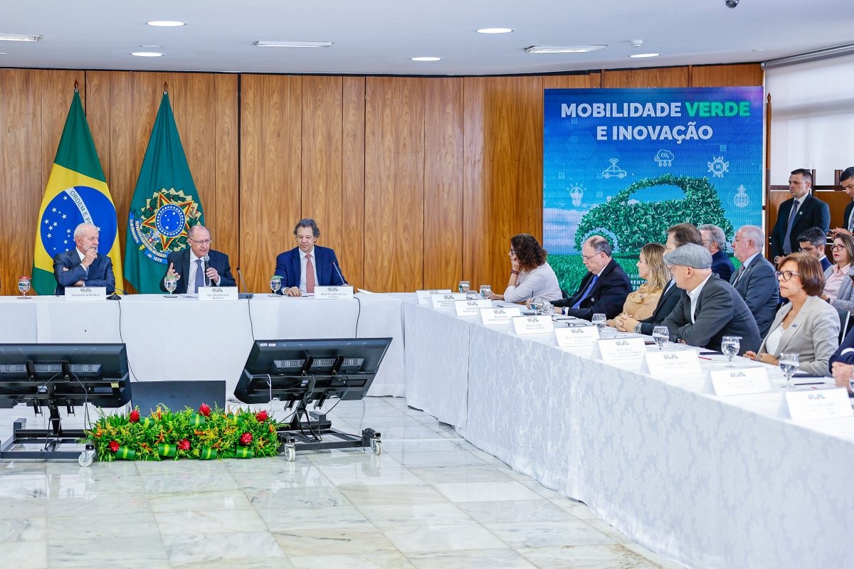 Mover deve gerar 300 mil empregos na cadeia automotiva