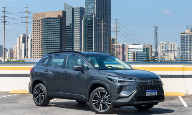 Novo Corolla Cross ganha freio de estacionamento eletrônico