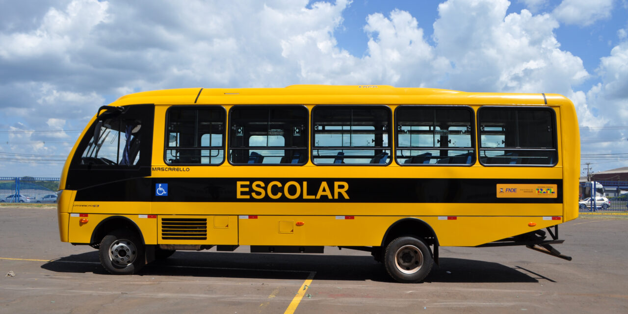 Caminho da Escola gera venda de 1,3 mil ônibus da Iveco