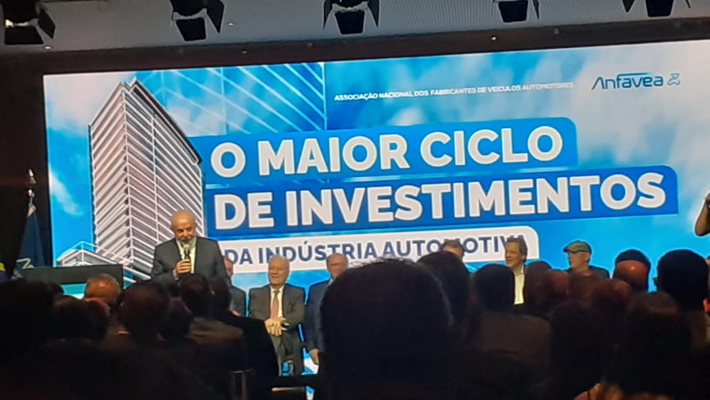 Na Anfavea, Lula pede retomada do Salão do Automóvel