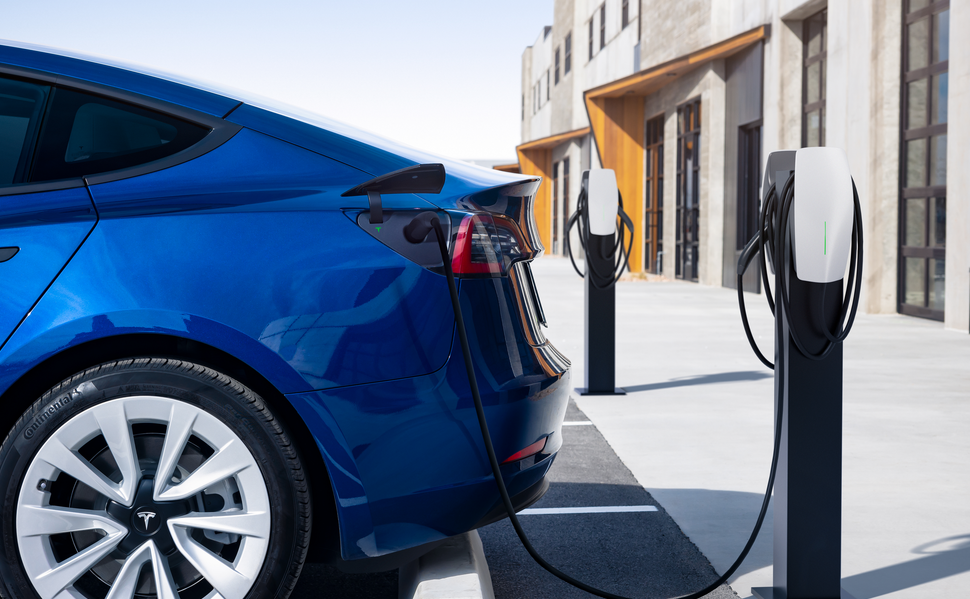 Queda de vendas força redução de preços da Tesla