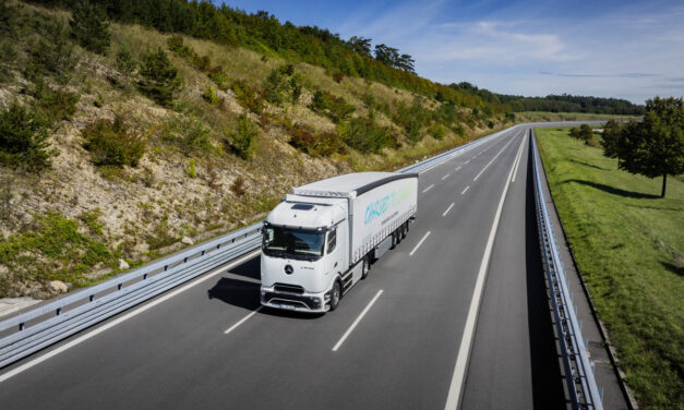 Mercedes-Benz eActros 600 vai para estrada em teste de longa distância