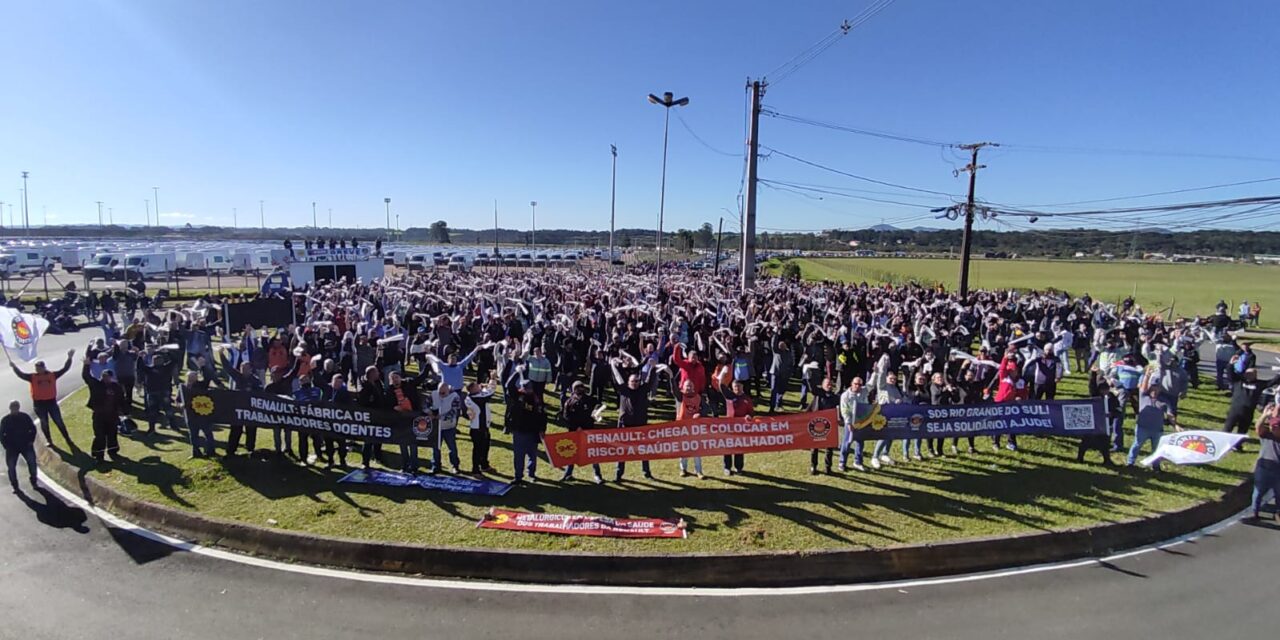 Renault só volta a negociar após fim da greve
