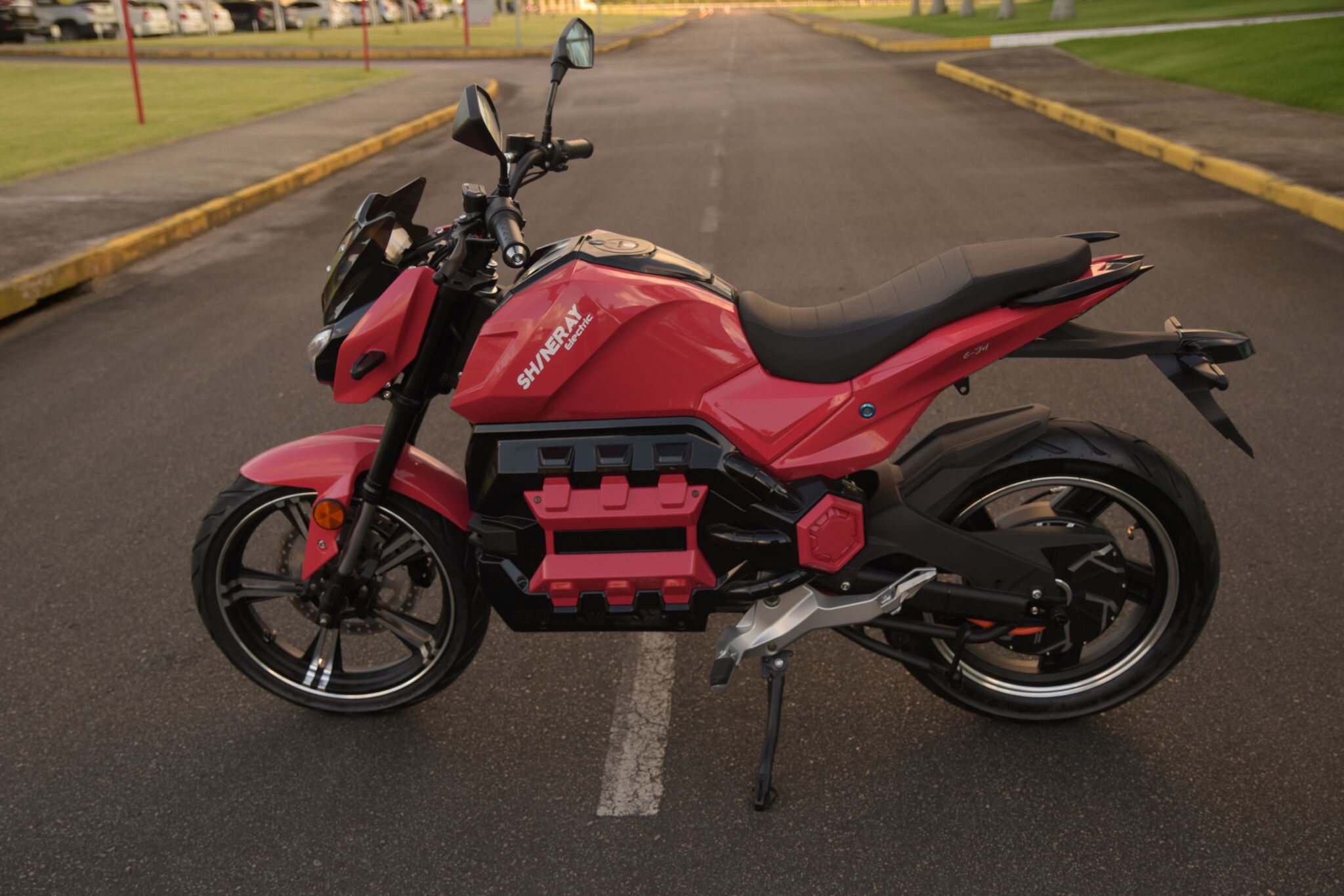 Motos elétricas não decolam no País