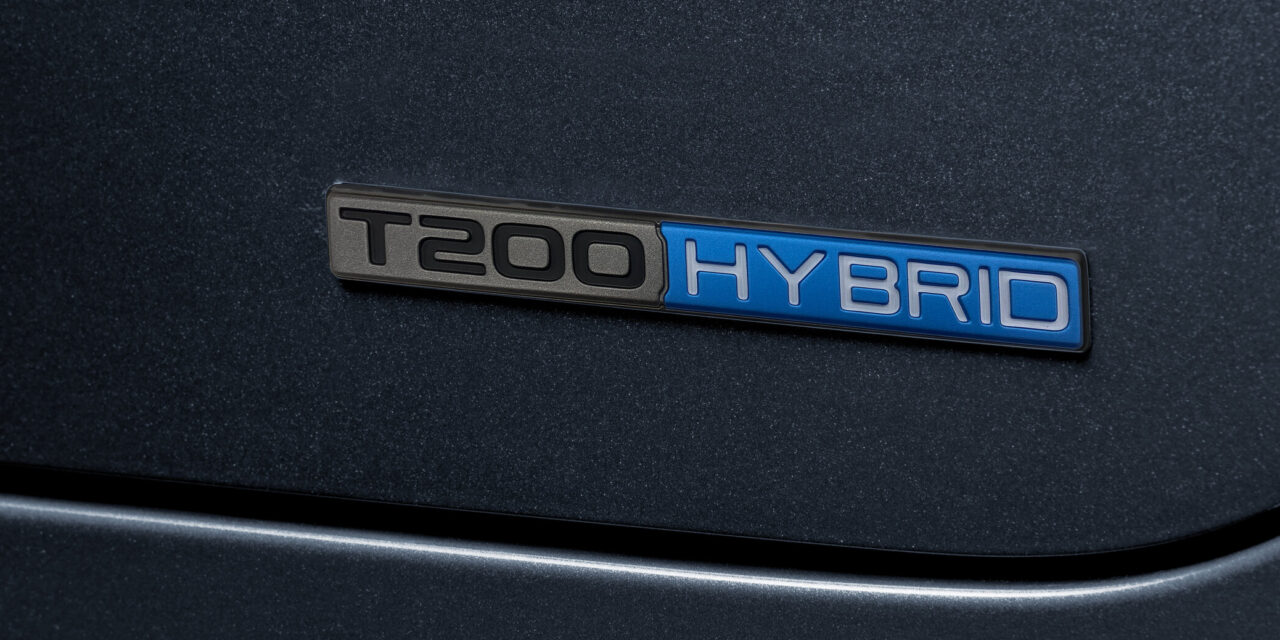 No ano, venda de híbridos cresce 75% e de elétricos puros cai 5%