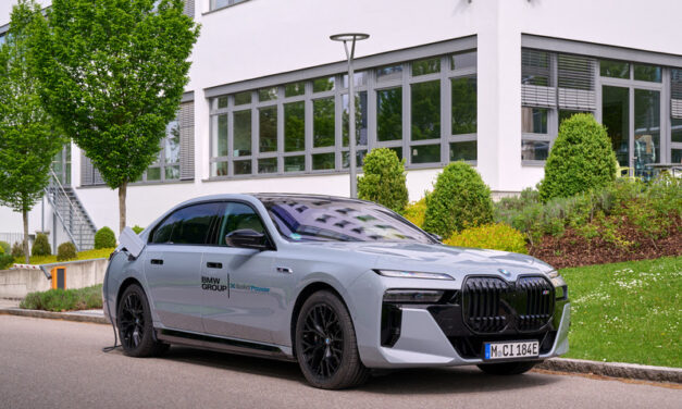 BMW testa bateria mais compacta em um modelo i7