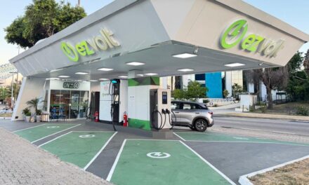 BYD fecha parceria com EZVolt e Tupi para integrar redes de recarga