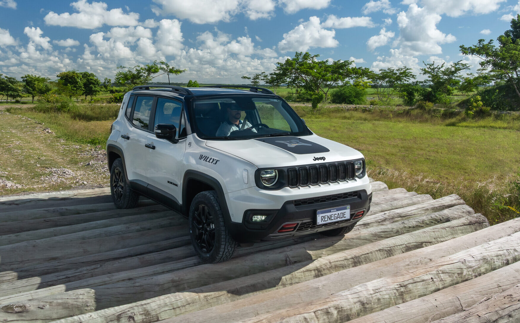 Símbolo dos 10 anos de produção da Jeep, Renegade ganha série limitada