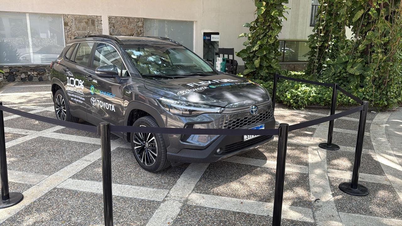Toyota propõe cooperação para uso da tecnologia híbrida-flex na Colômbia