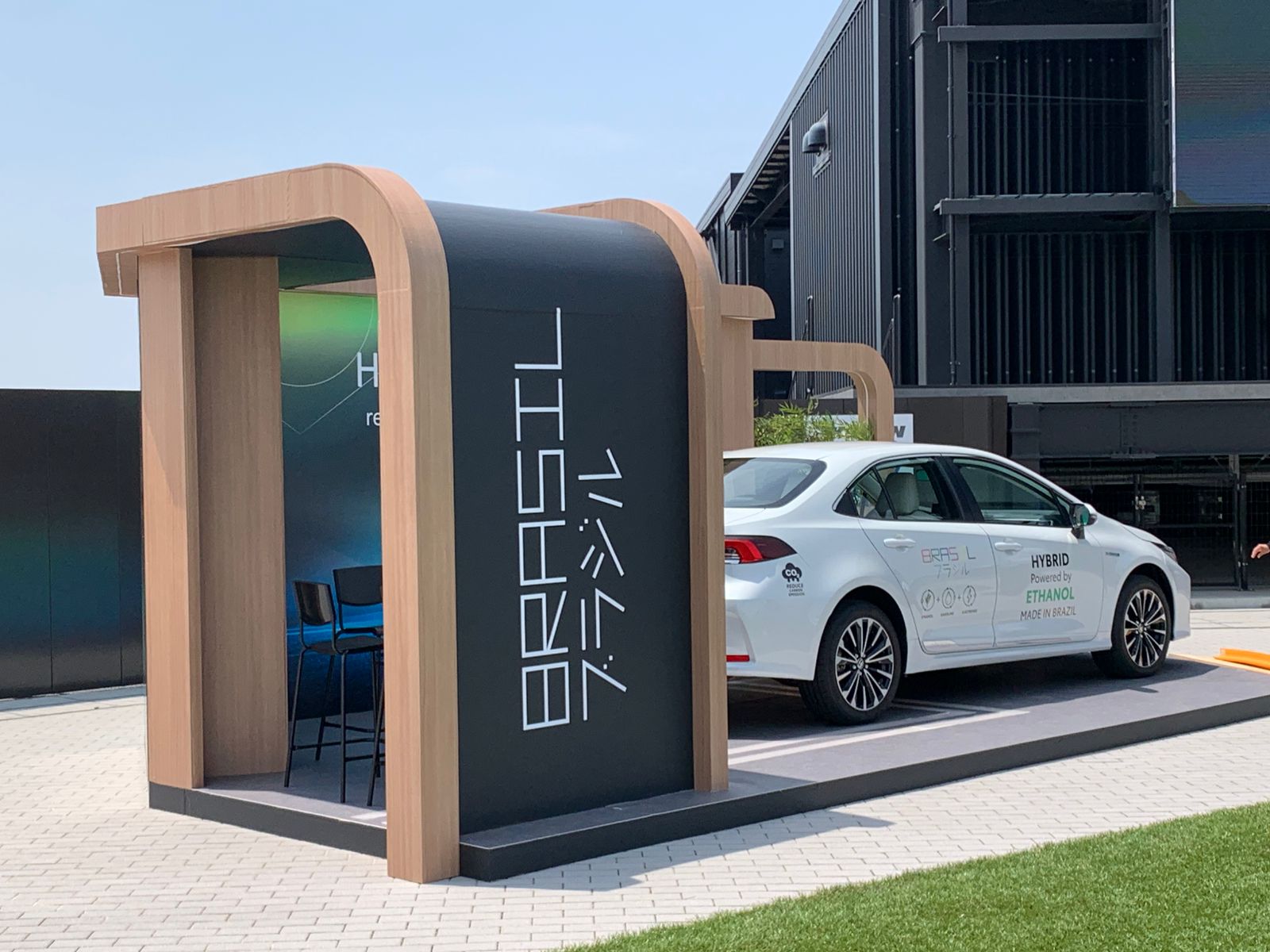 Toyota brasileira mostra tecnologia híbrida-flex no Japão